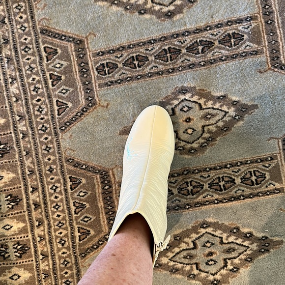 Tory Burch Juliana 65mm Bootie Naplak - Picture 9 of 14